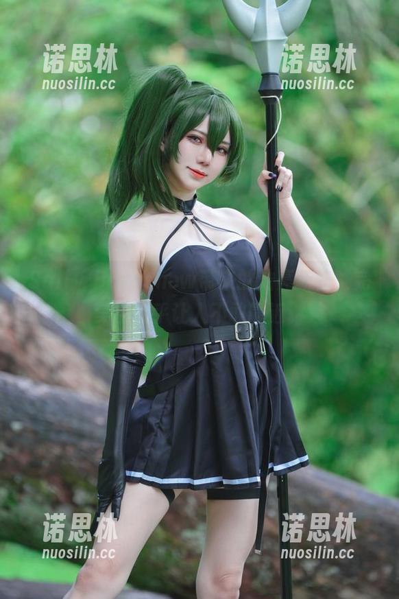 Sally Dorasnow带来的油亮新作，完美度几乎让人不敢靠近。